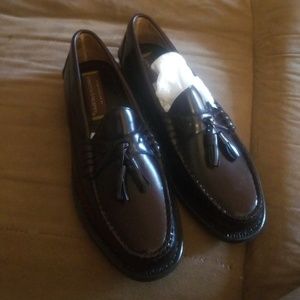 Johnston & Murphy Mens size 9D, Burgundy